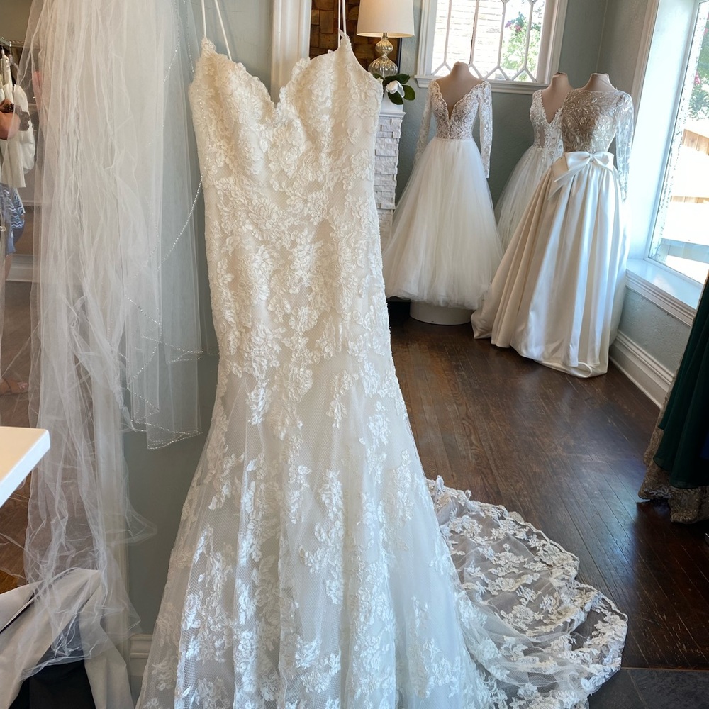 Enzoani Ivory Wedding Dress size 8 USA